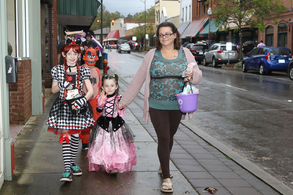Halloween Trick or Treat Downtown Morganton 2019-9571.JPG